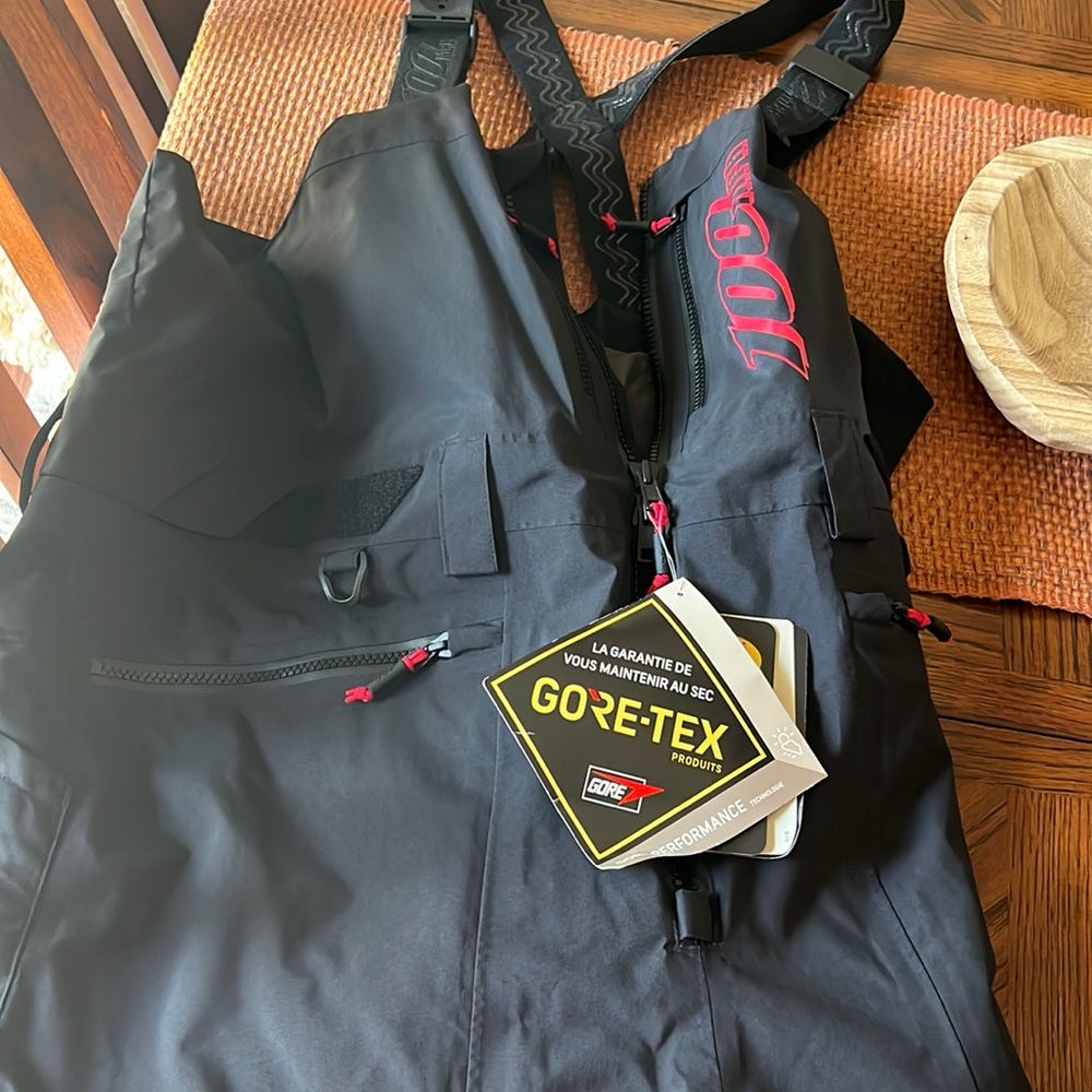 Bass Pro Shop 100 MPH bibs Sz Large